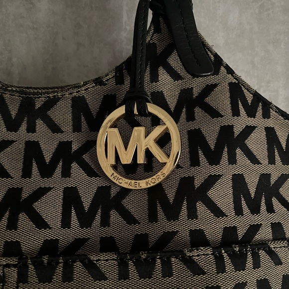 Michael Kors Jet Set Monogram Signature Logo Blk/Beige Shoulder/Satchel Tote Bag - Picture 3 of 12